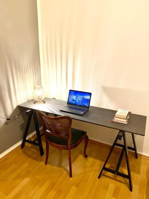 Wunderschoene Altbauwohnung Mit Balkon - 102 Qm
